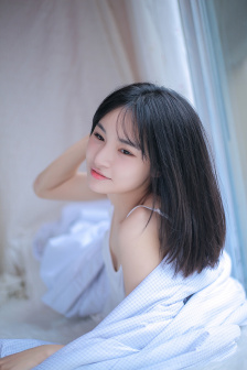 情窦初开的小姑娘